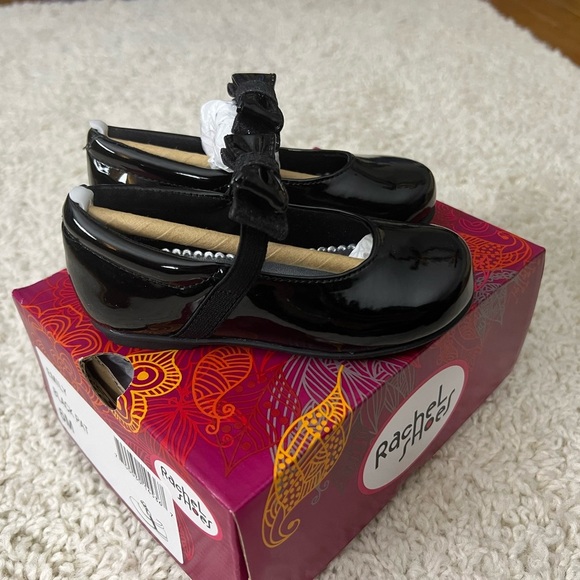 Girls Size 6 Rachel Shoes With Black Patent Leather Bow NIB - Picture 5 of 8